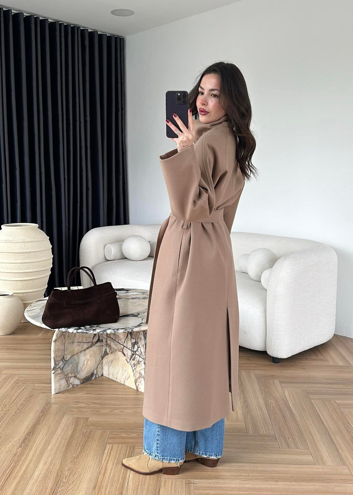 Dik Yakalı Kuşaklı Kaban VİZON