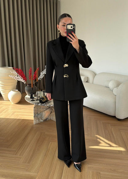 Büyük Düğmeli Belden Oturtmalı Takım SİYAH