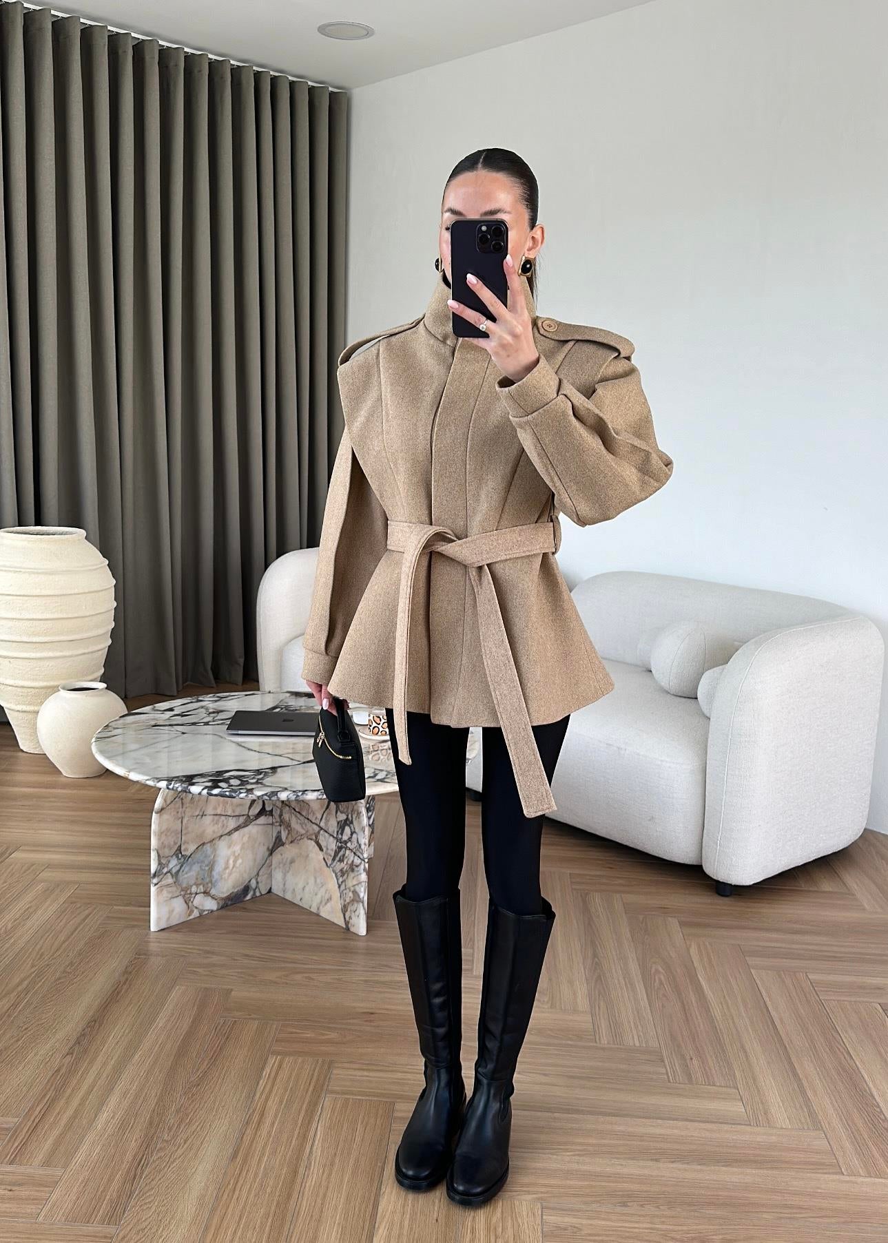 Volanlı Kaşe Kaban CAMEL